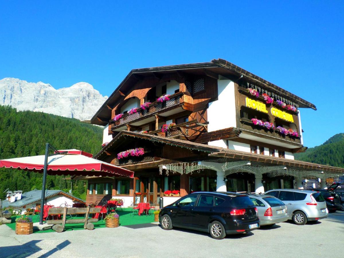 Hotel Corona Val di Zoldo Exteriör bild