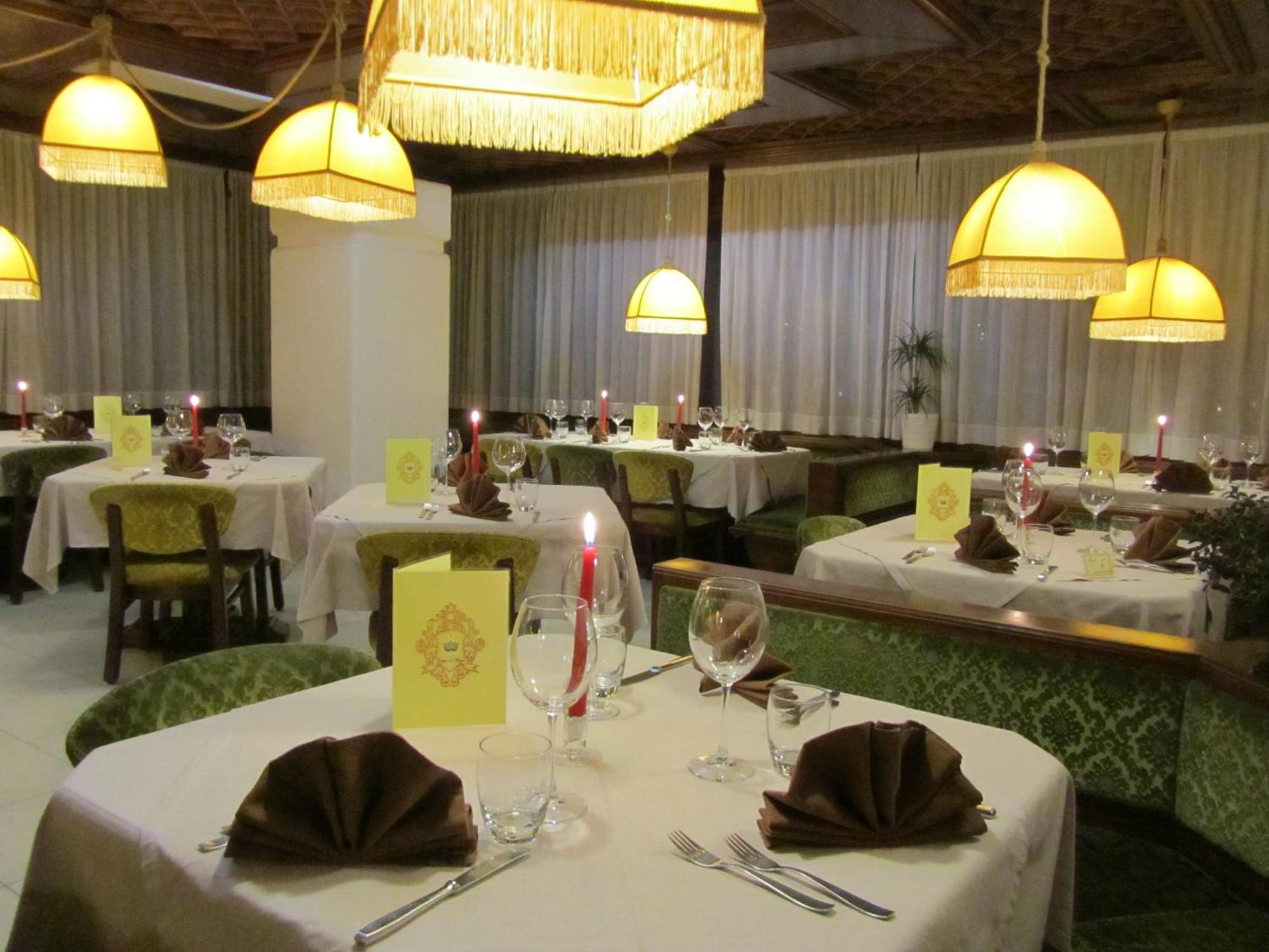 Hotel Corona Val di Zoldo Exteriör bild