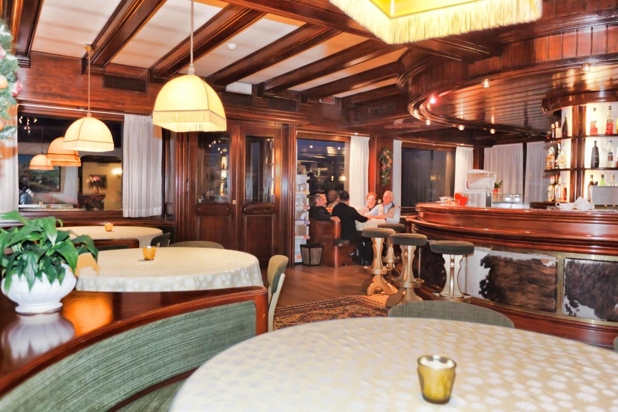 Hotel Corona Val di Zoldo Exteriör bild