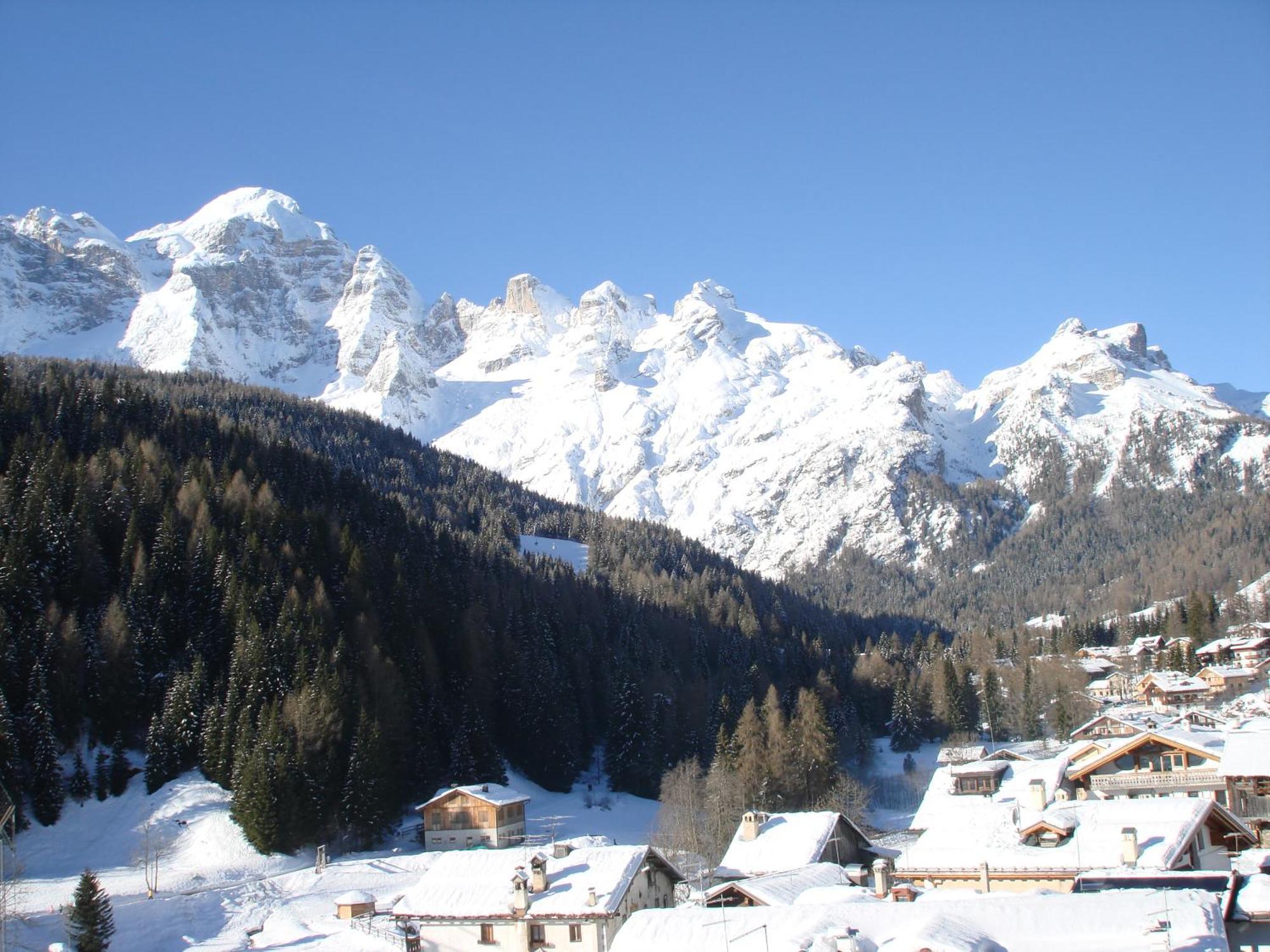 Hotel Corona Val di Zoldo Exteriör bild