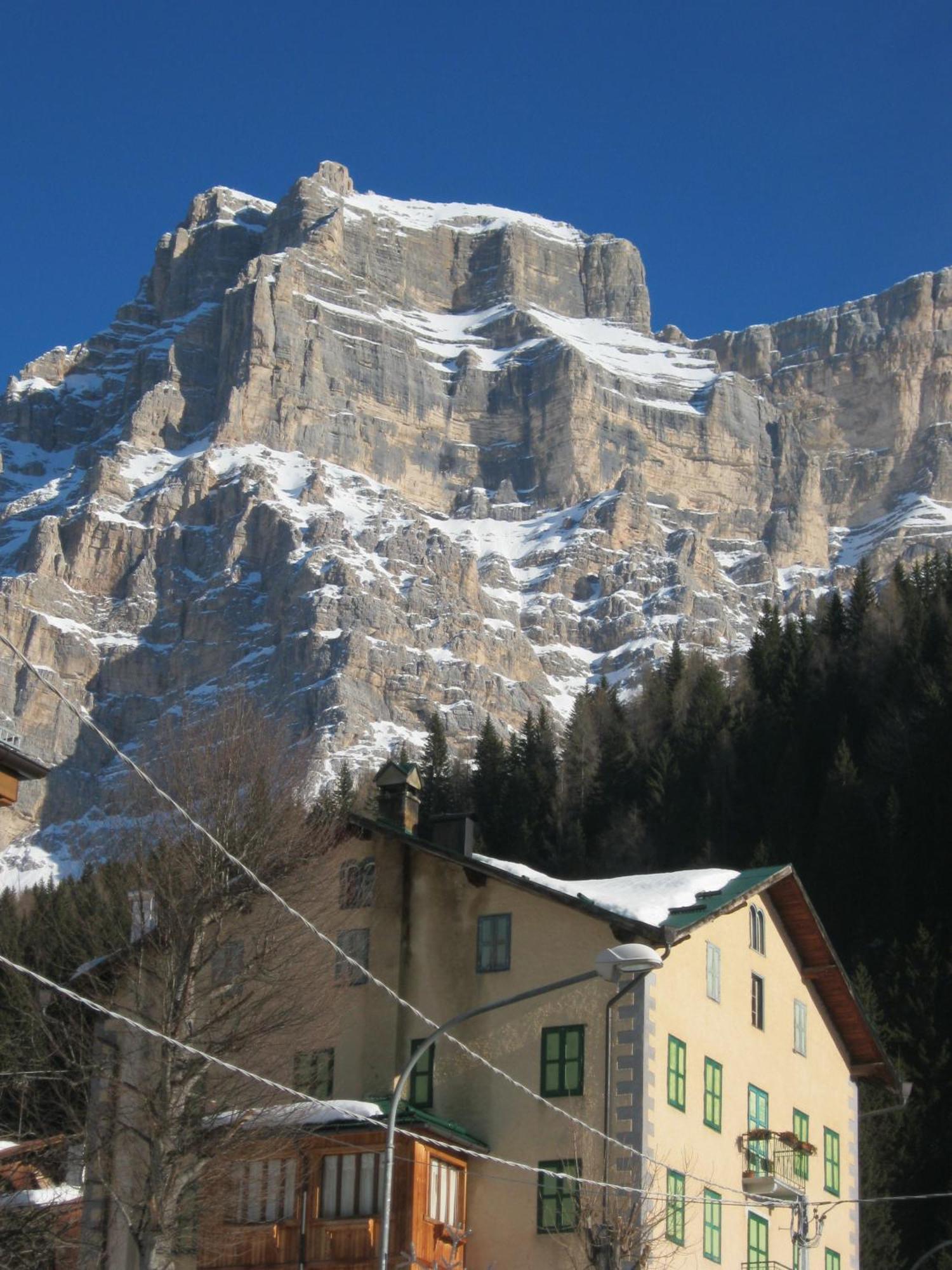Hotel Corona Val di Zoldo Exteriör bild