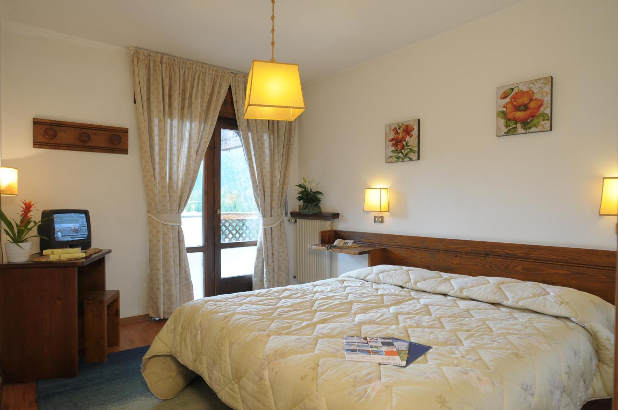 Hotel Corona Val di Zoldo Rum bild