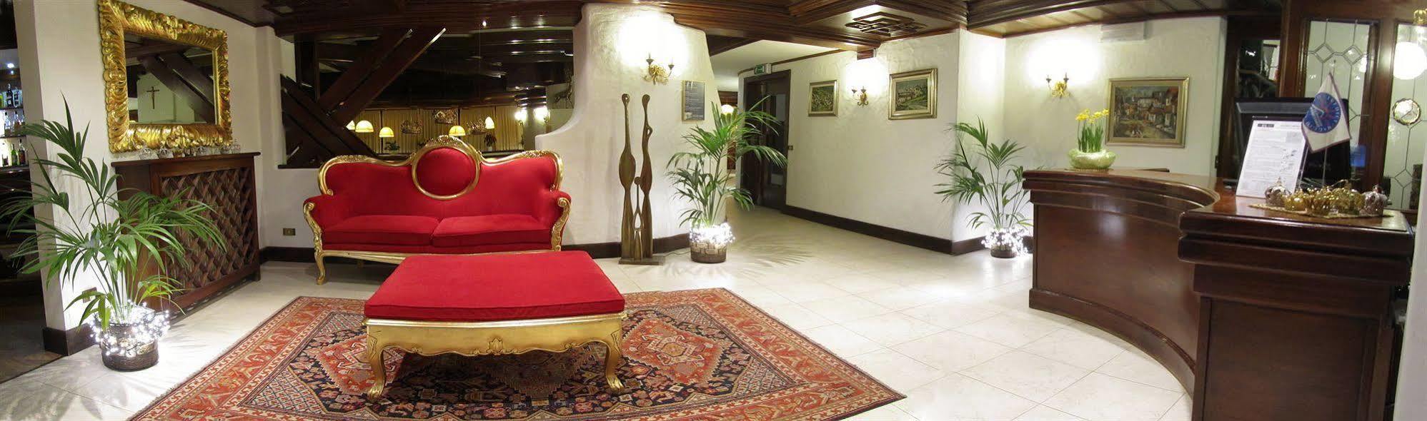 Hotel Corona Val di Zoldo Exteriör bild